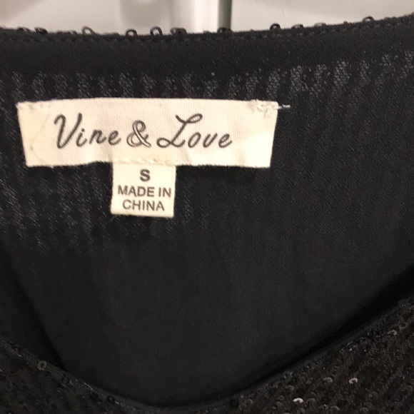 BLK SEQUINED small VINE & LOVE. May hand wash.LINED. Holiday dressy top. NWT🎉 - Picture 2 of 8
